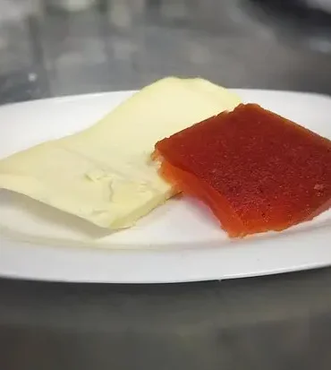 Ración Queso tetilla con membrillo